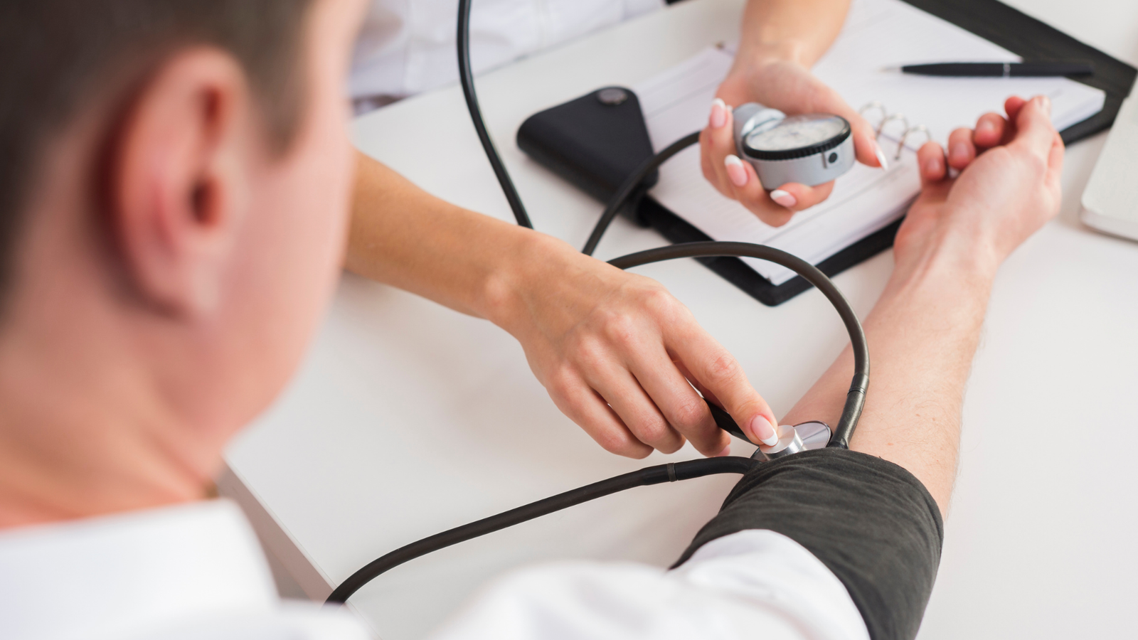 Hipertensão Arterial e Saúde Vascular: Como a Pressão Alta Afeta os Vasos Sanguíneos | Angioclínica